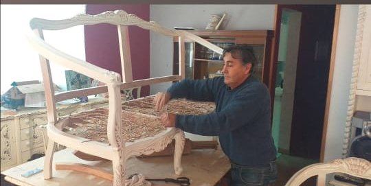 Armado de tejido de un sillón antes de tapizar